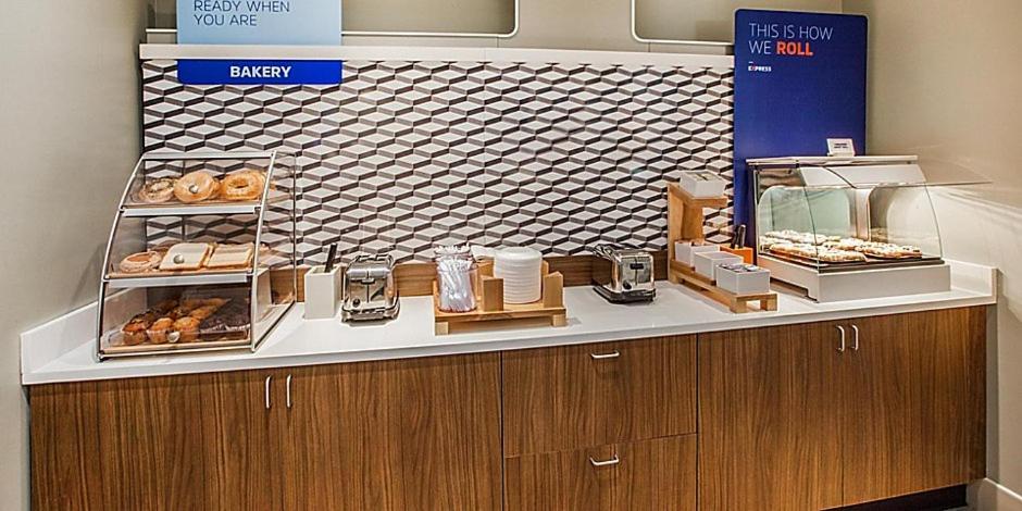 Holiday Inn Express & Suites - Lumberton By Ihg Bagian luar foto
