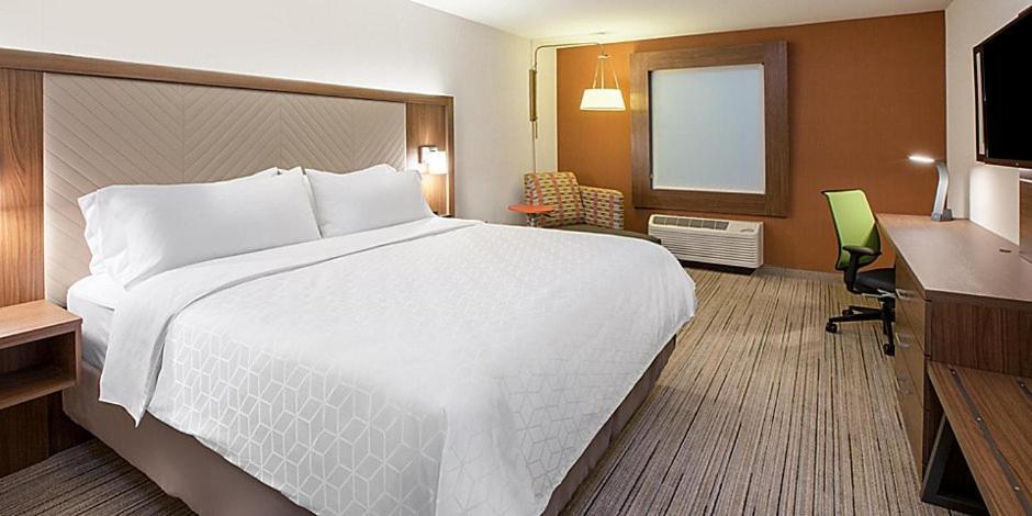 Holiday Inn Express & Suites - Lumberton By Ihg Bagian luar foto